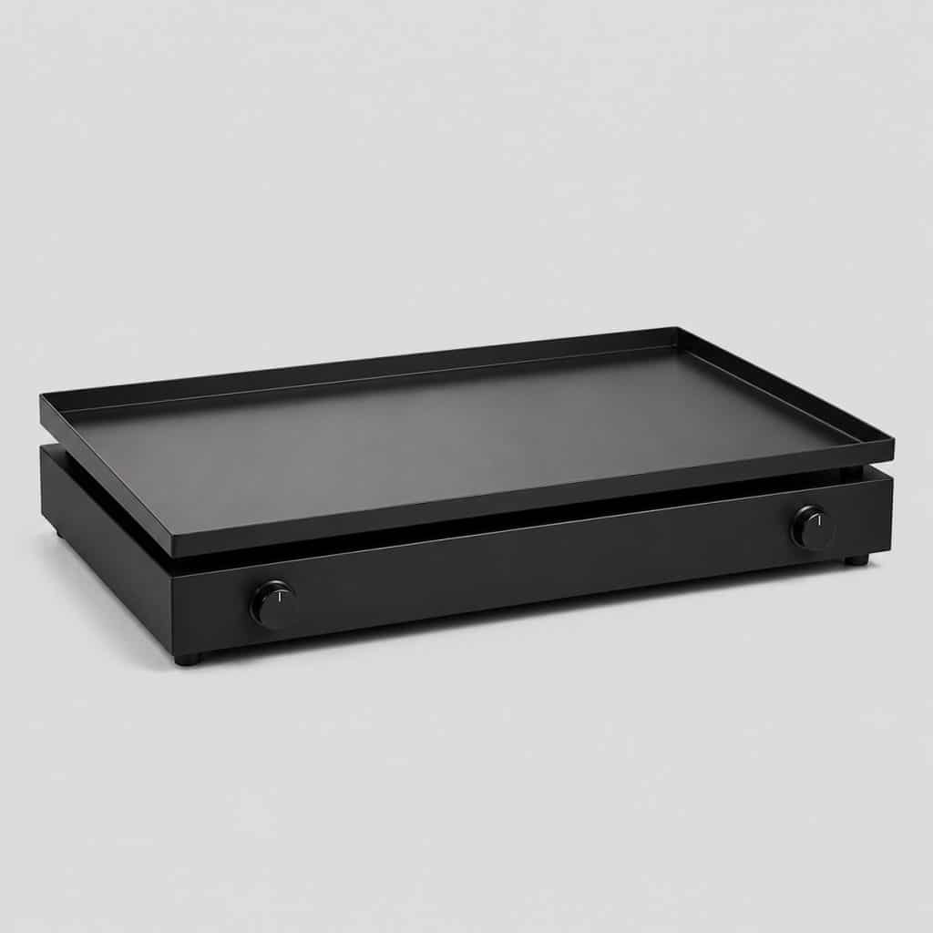 Grande plancha électrique XXL à large plaque de cuisson, vue de trois quarts sur fond neutre