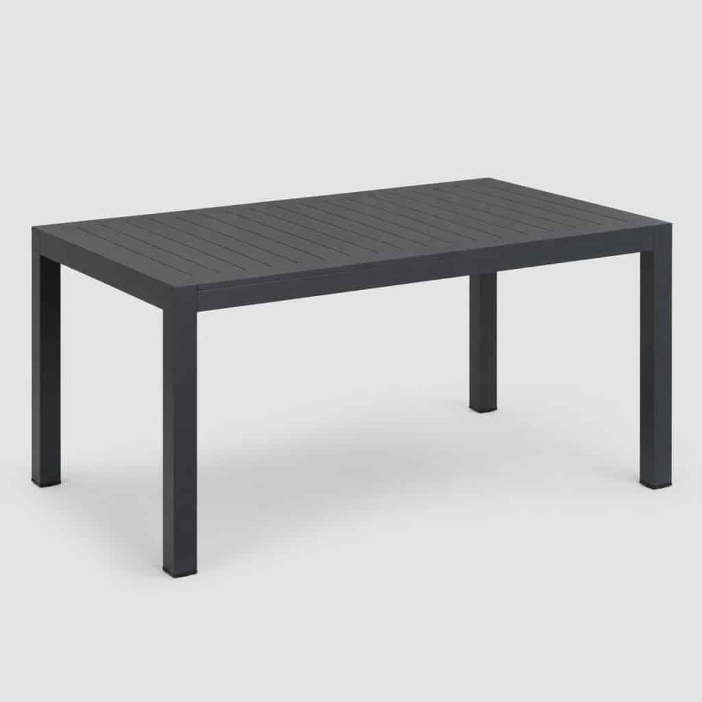 Table de jardin rectangulaire quatre places en aluminium anthracite vue de trois quarts sur fond neutre